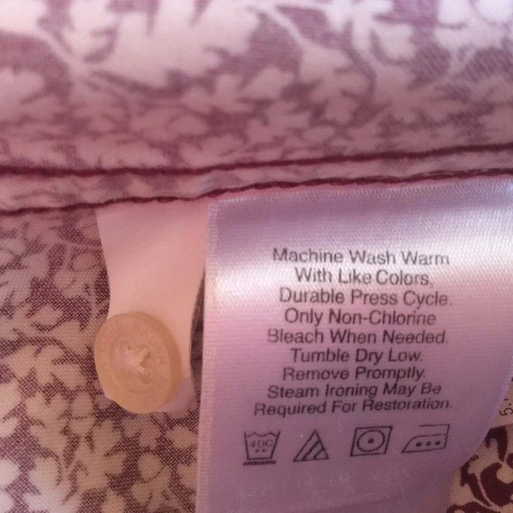 Eddie Bauer Wrinkle Free Burgundy Print Button Down Shirt Size Medium - Picture 4 of 5